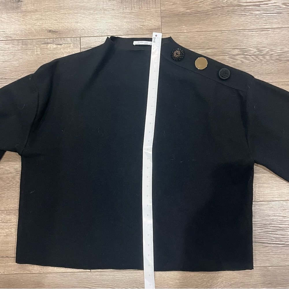 Zara women's sweater with three buttons on the shoulder size XL - Picture 7 of 16